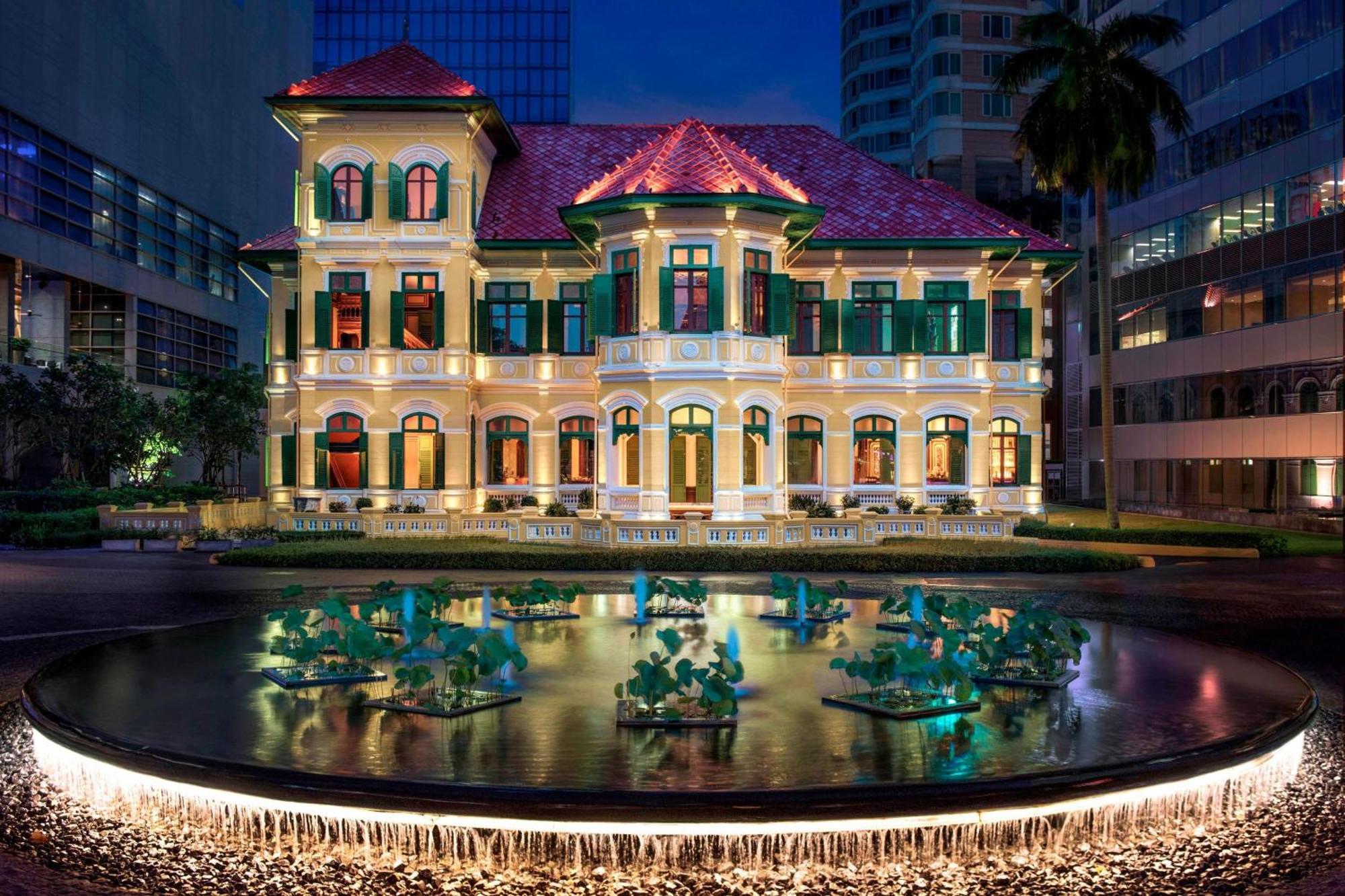 W Bangkok Hotel Zewnętrze zdjęcie The Erawan Bangkok